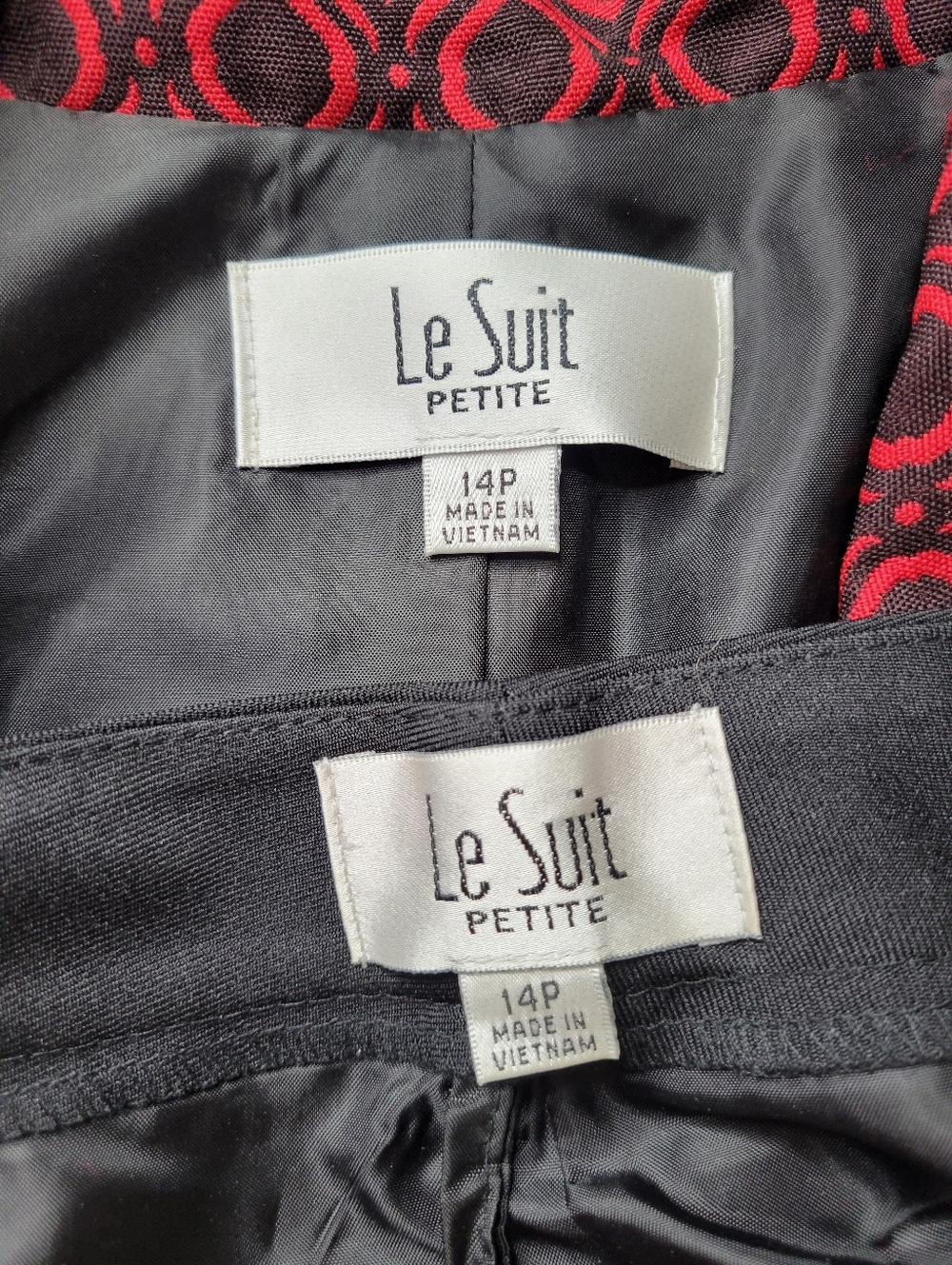 Le Suit Pant Suit Size 14P Red Black Blazer Solid Black Pleated Pants Belt Lined - Picture 8 of 11